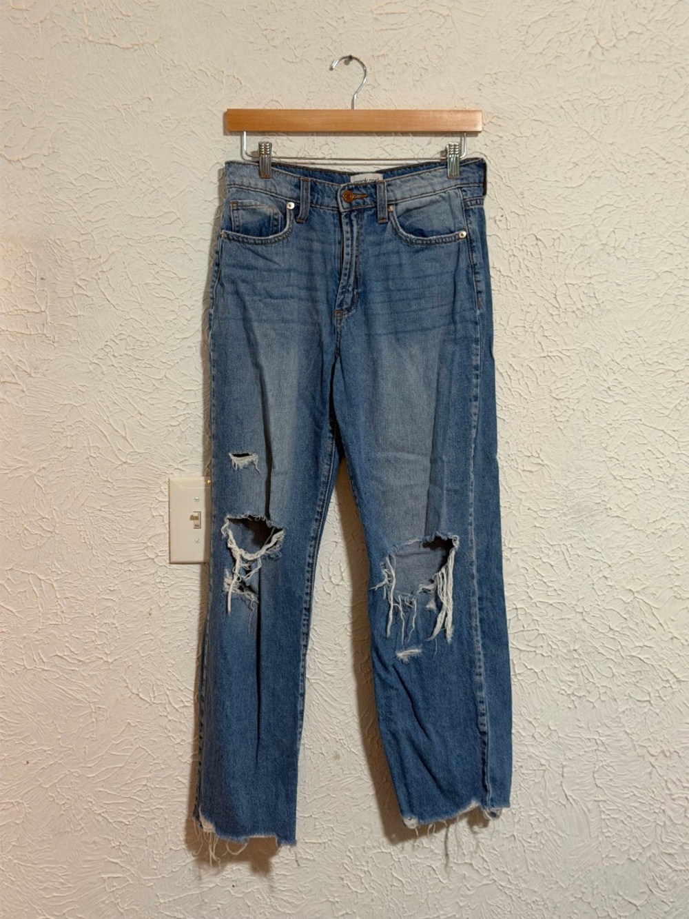 Sneak Peek Women’s Vintage Light Wash Straight Jeans Size 3/26